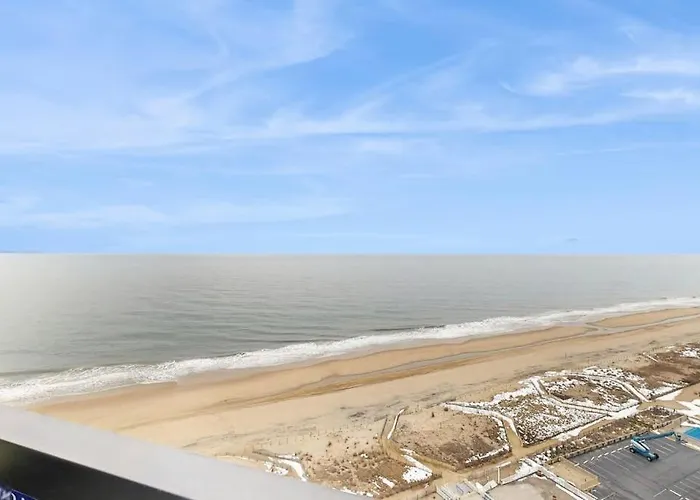 Waterfront With Incredible Views Balcony Washer & Dryer Pools & Sauna *