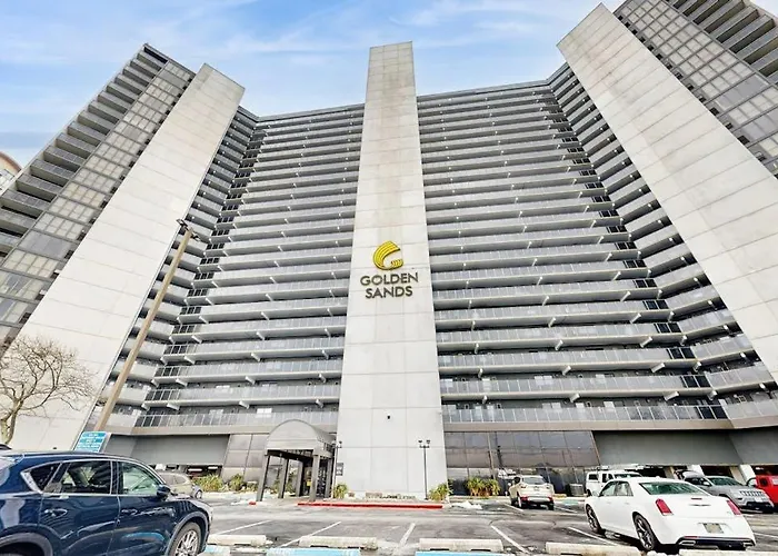 Waterfront With Incredible Views Balcony Washer & Dryer Pools & Sauna Holiday home Ocean City