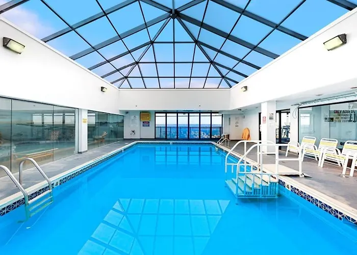 Waterfront With Incredible Views Balcony Washer & Dryer Pools & Sauna Holiday home