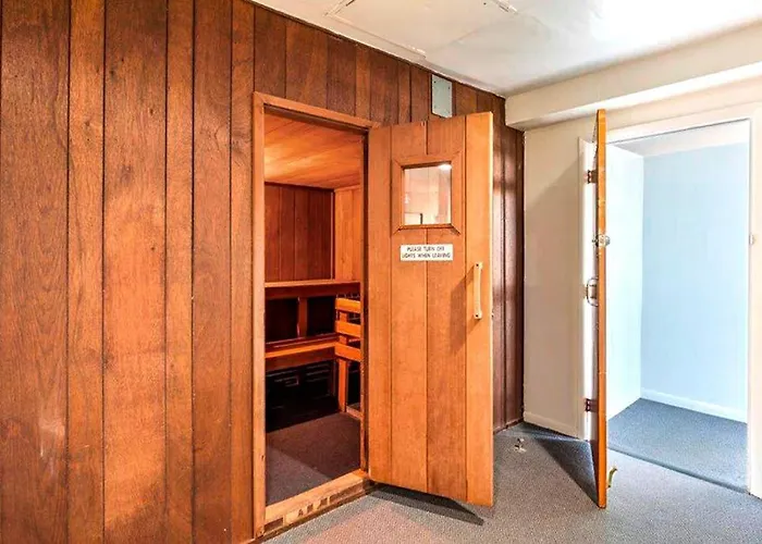 Holiday home Waterfront With Incredible Views Balcony Washer & Dryer Pools & Sauna Ocean City