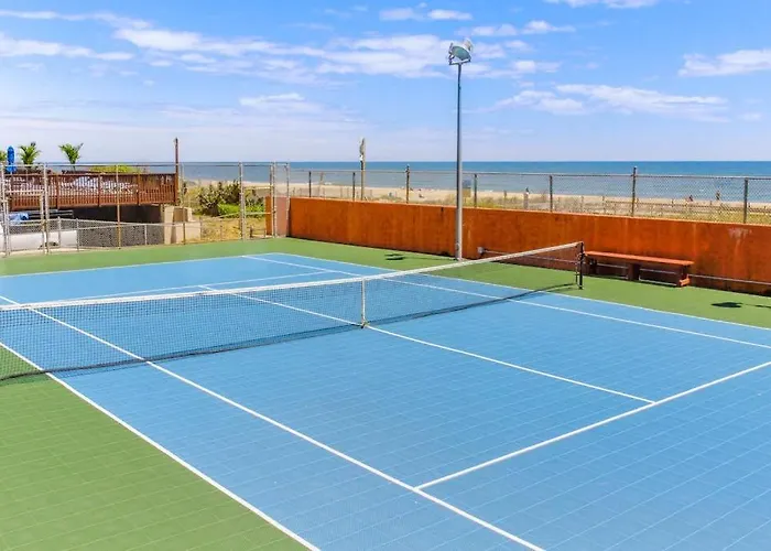 Waterfront With Incredible Views Balcony Washer & Dryer Pools & Sauna *
